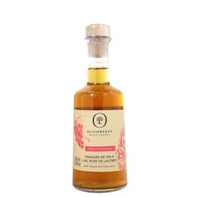 Vinegar with pink garlic