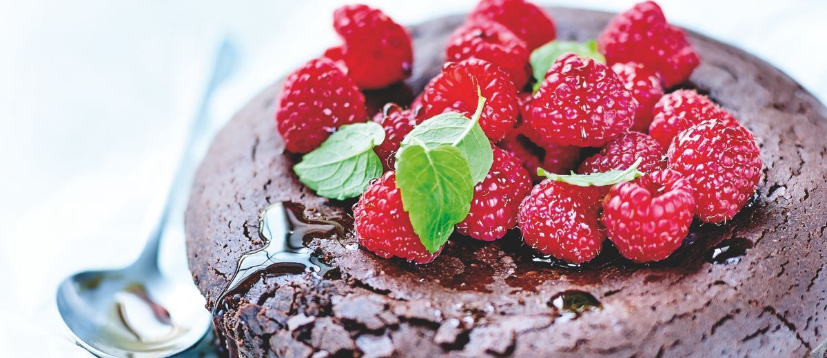 Extra Dark Chocolate, Berries & Mint Cake